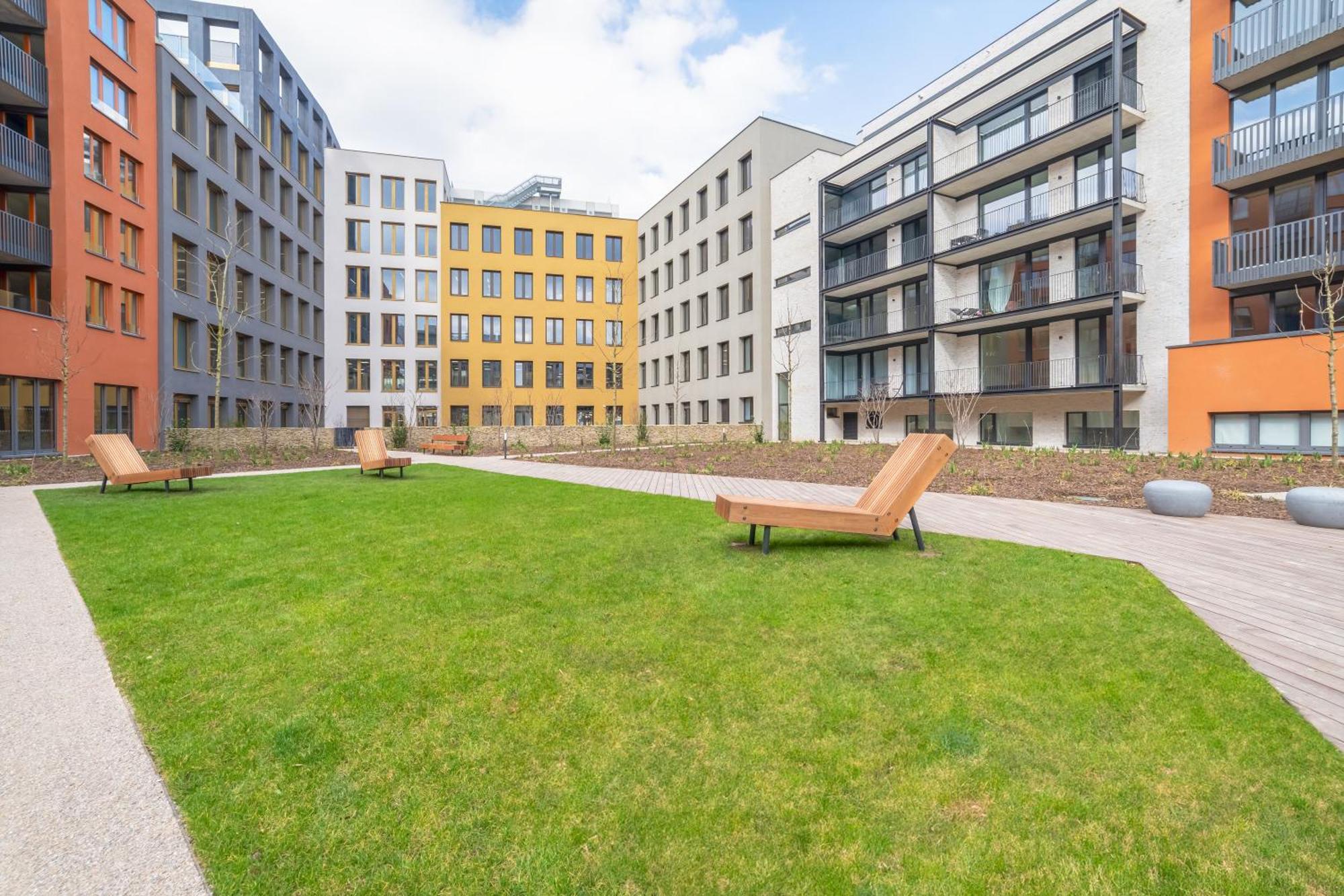 Premium Woodsy With Parking Garage By Rentez Apartamento Praga