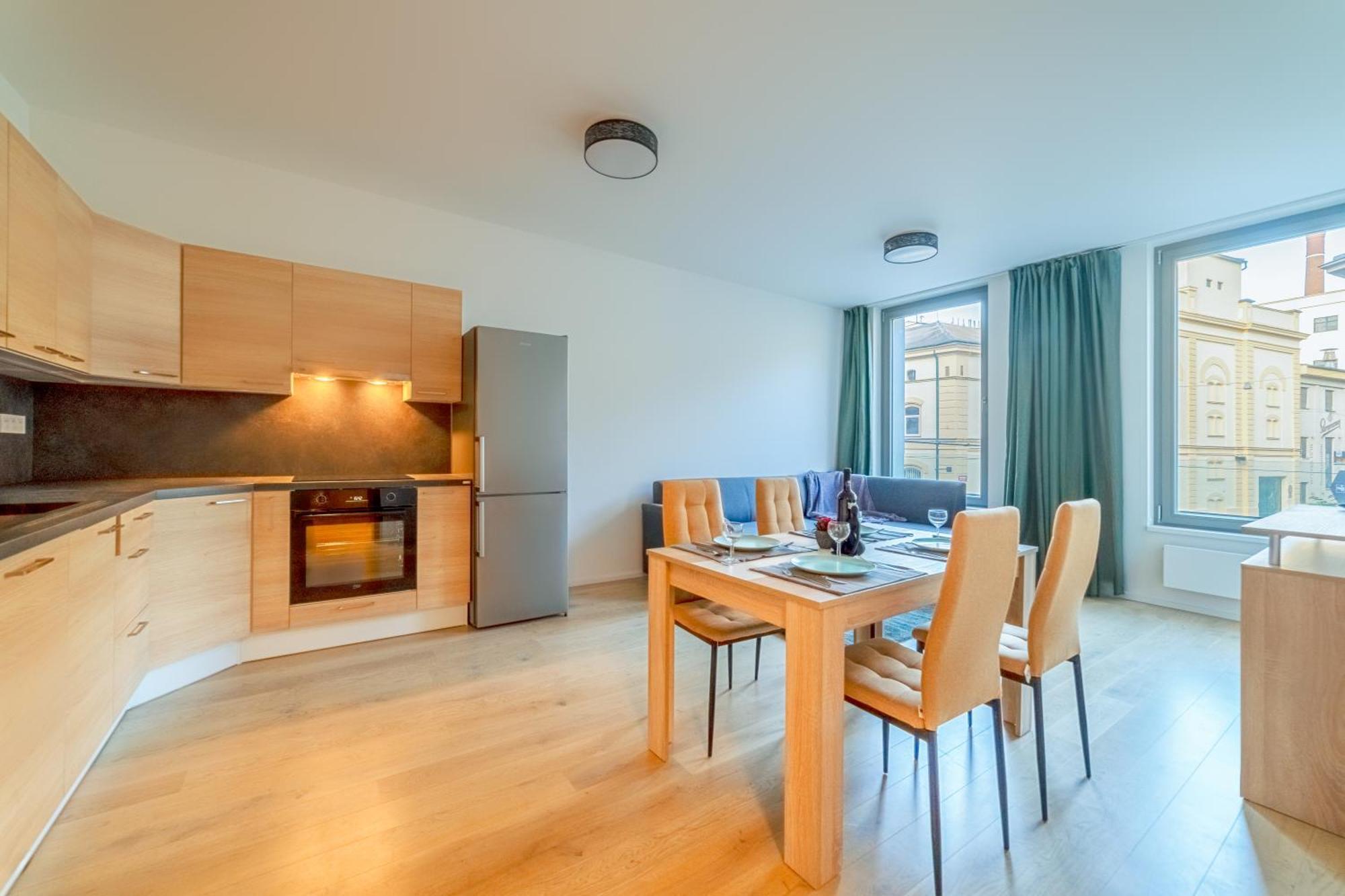 Premium Woodsy With Parking Garage By Rentez Apartment *